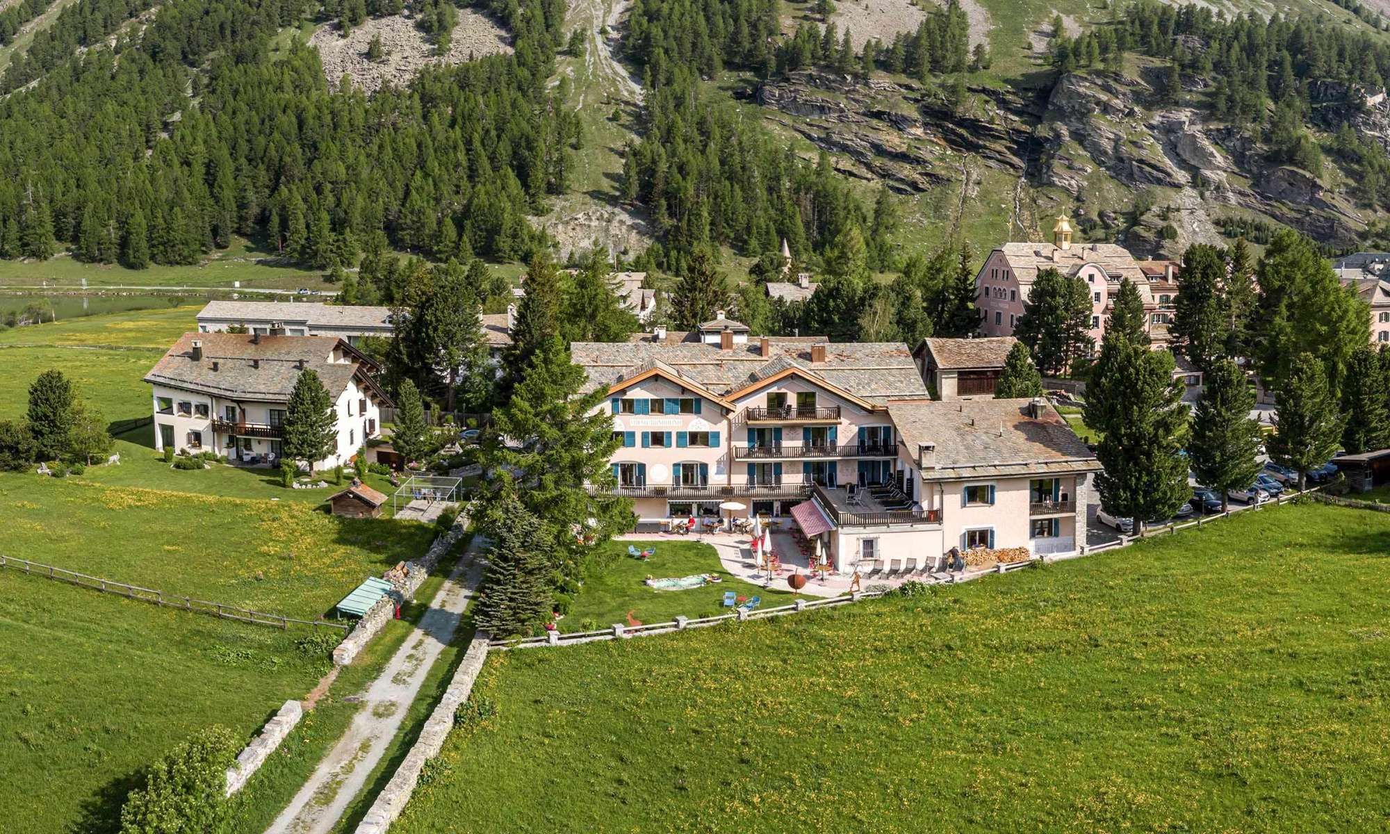 Chesa Randolina Engadin Randolina Aussen 28